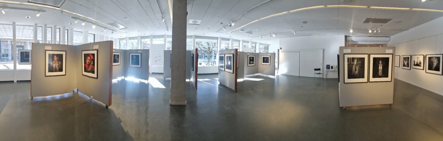 وجوه من غوتنبرغ للمصور لينارت نيلسون، تظهر عمق النظرة والإضاءة البسيطة المميزة لأعماله