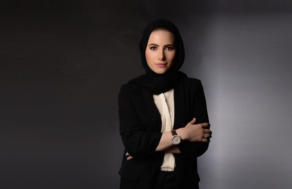 البيكيني والتمزق الهوياتي في رواية مايا الحاج